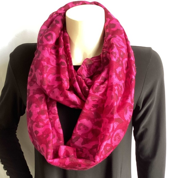 Coach Fuschia/Purple Leopard Print Wool/Silk Blend Infinity Scarf - Picture 1 of 4